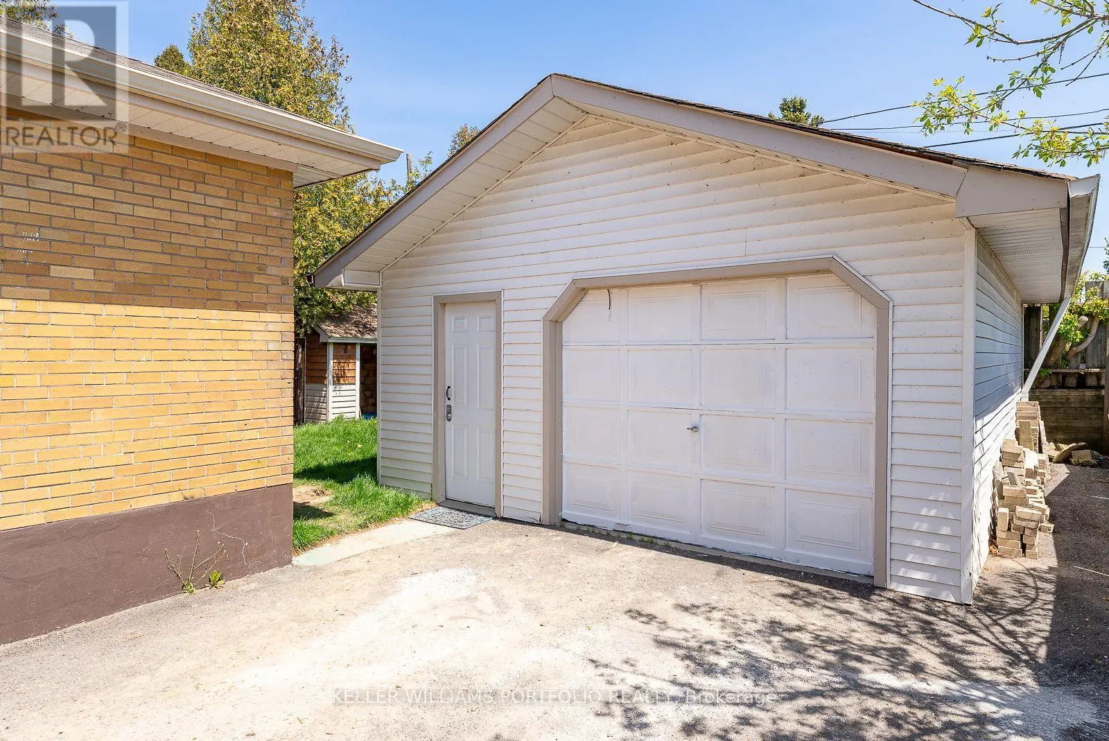 MAIN FLR - 1519 LAKESIDE STREET