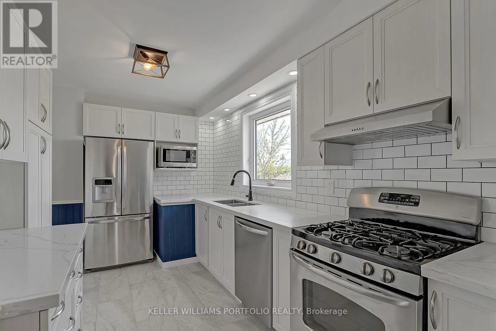 MAIN FLR - 1519 LAKESIDE STREET