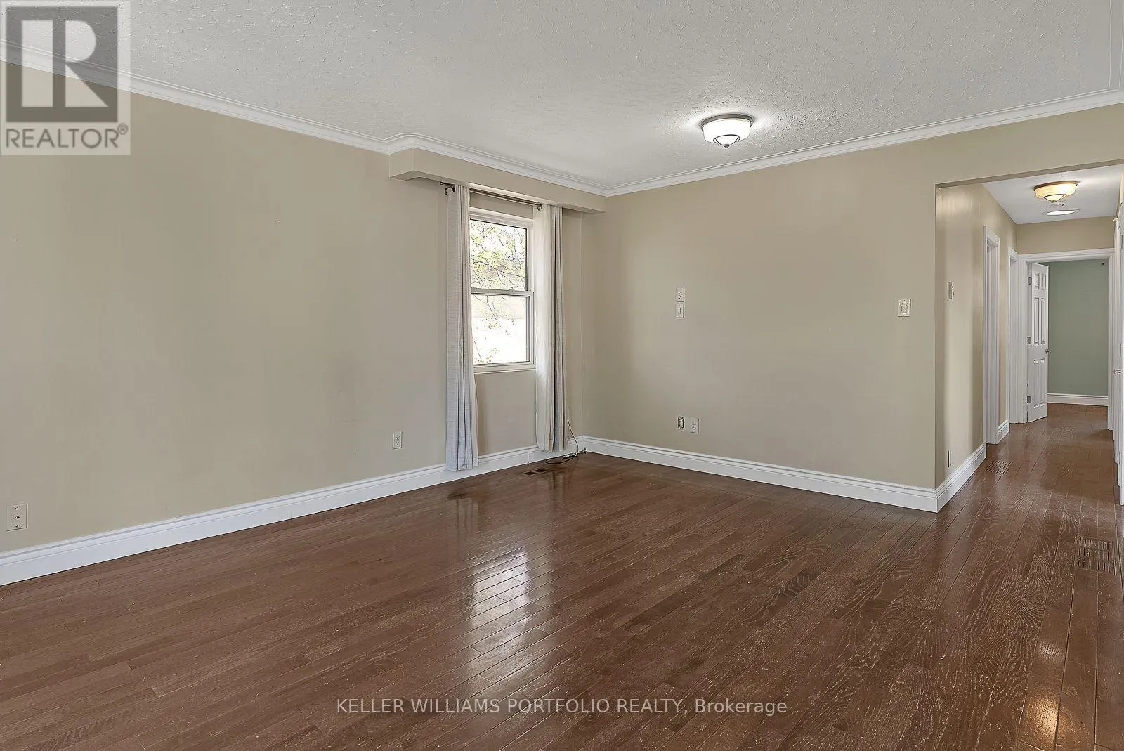 MAIN FLR - 1519 LAKESIDE STREET