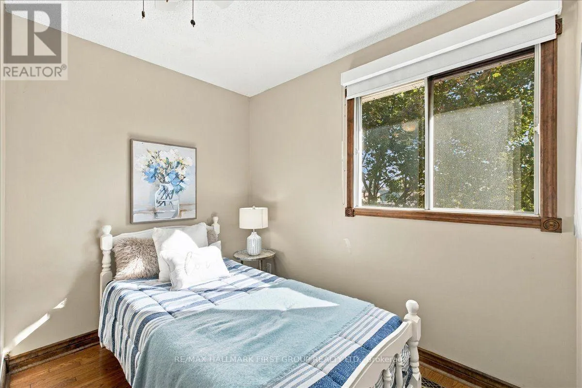 23 FLOWERS CRESCENT