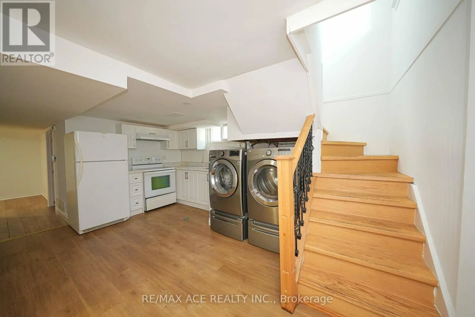 59 LILIAN DRIVE