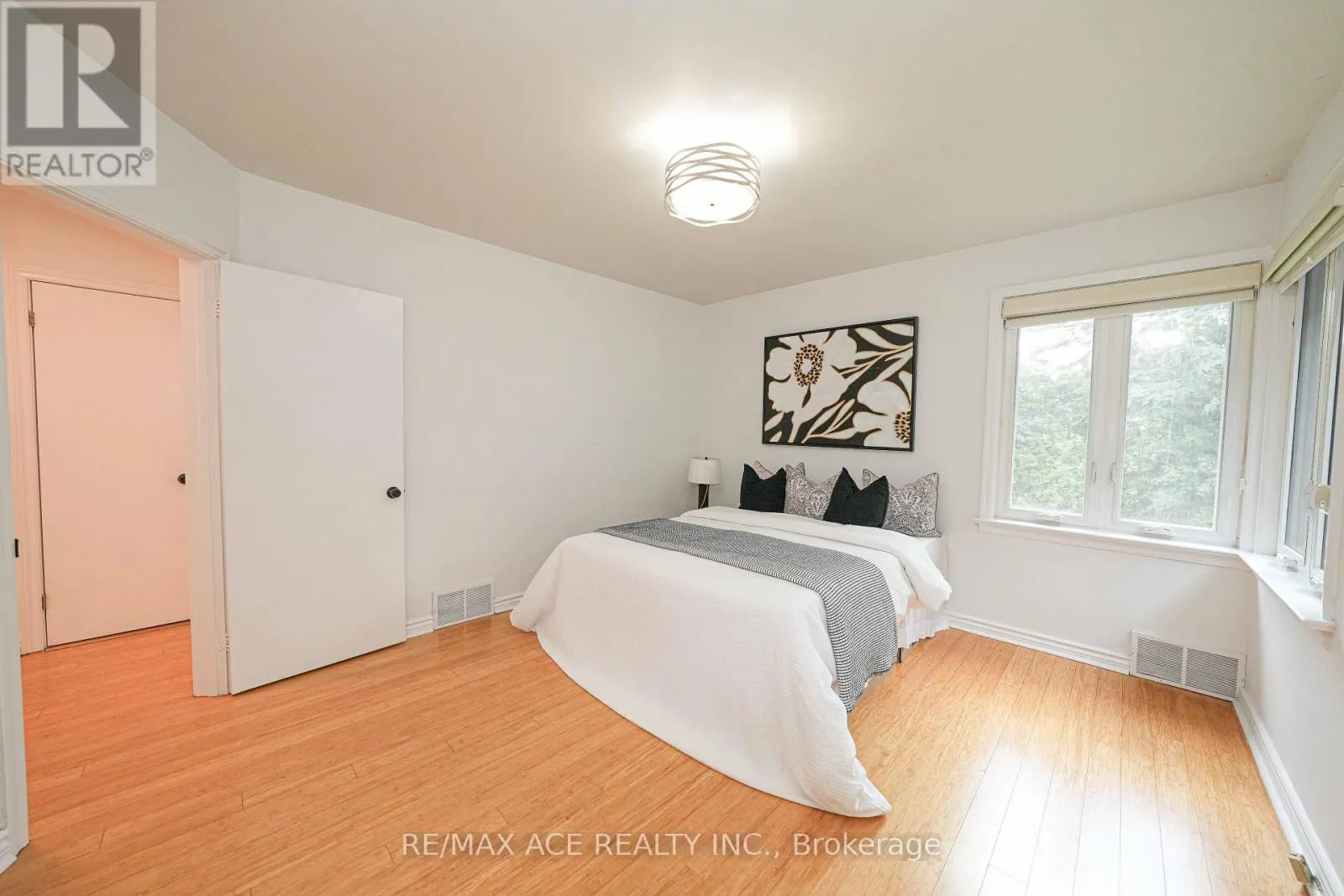 59 LILIAN DRIVE