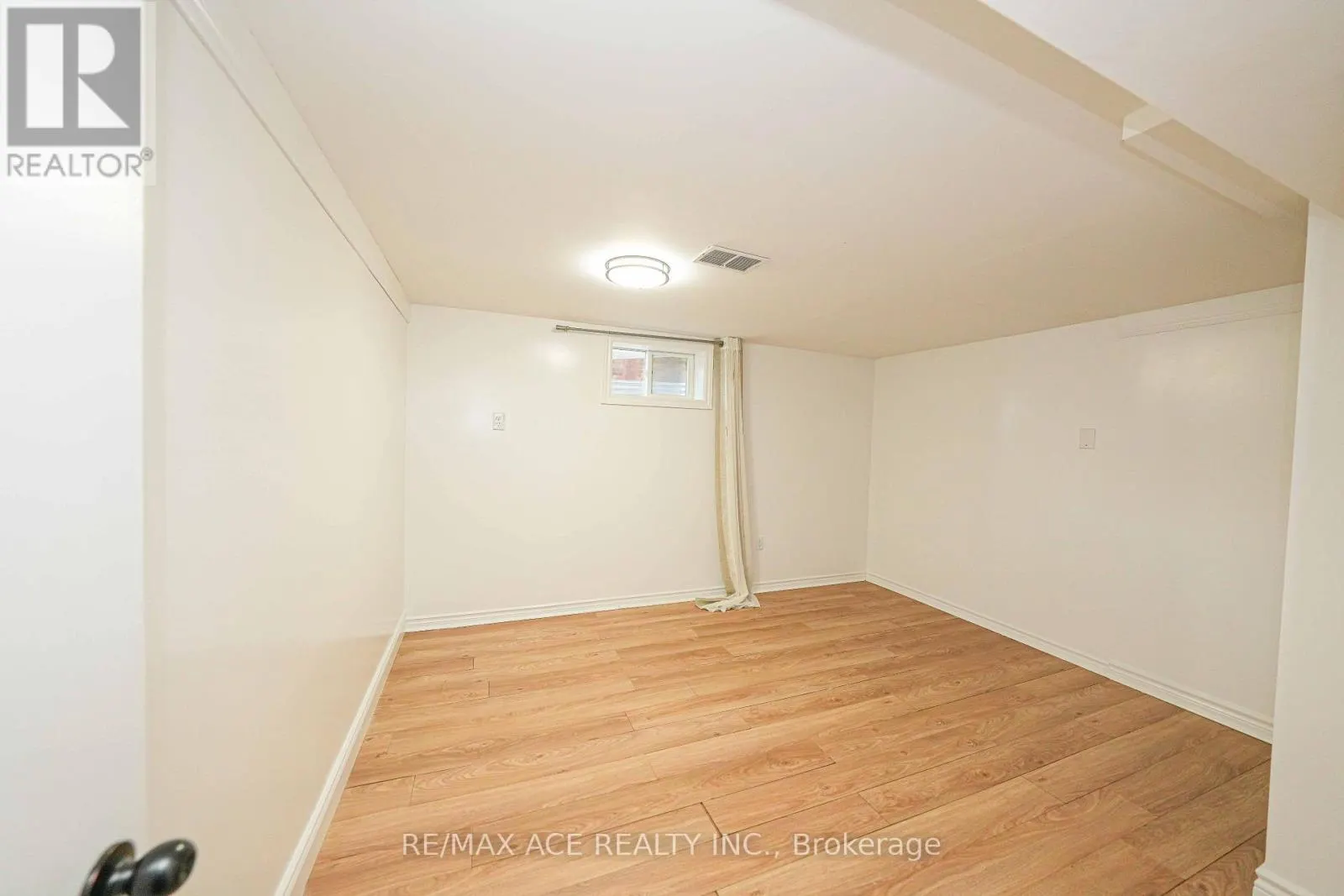 59 LILIAN DRIVE