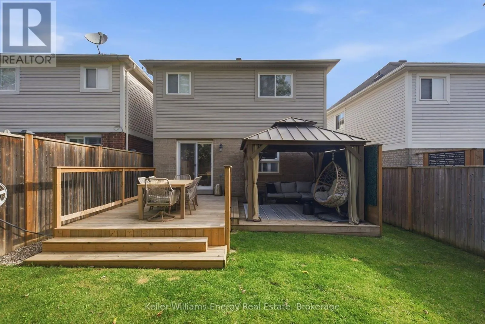 8 QUACKENBUSH STREET