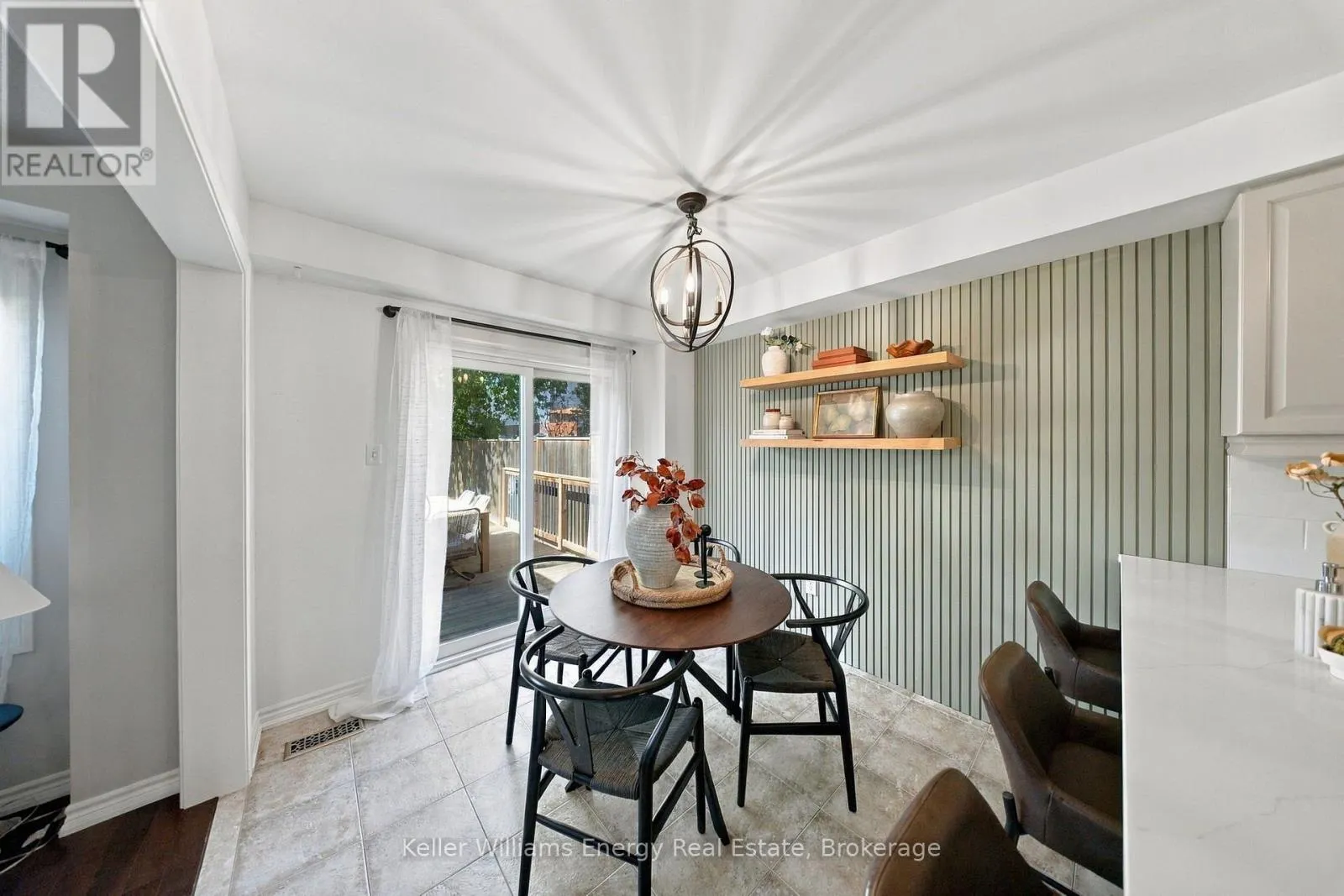 8 QUACKENBUSH STREET