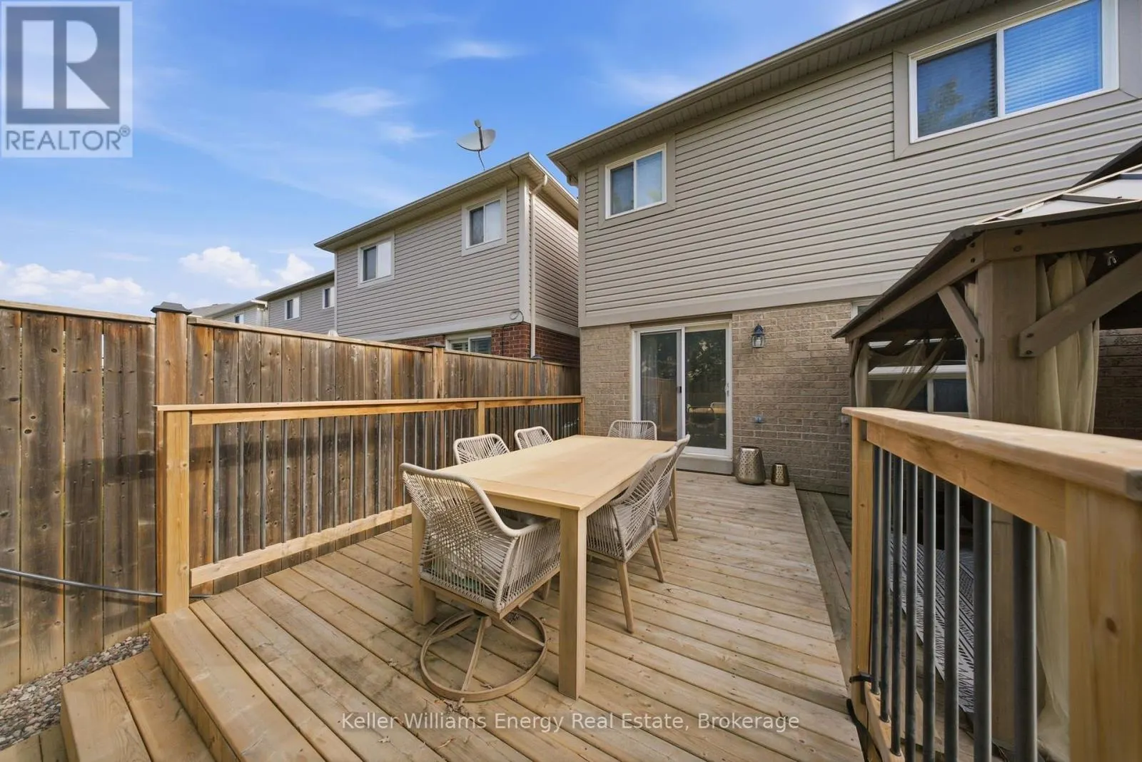 8 QUACKENBUSH STREET