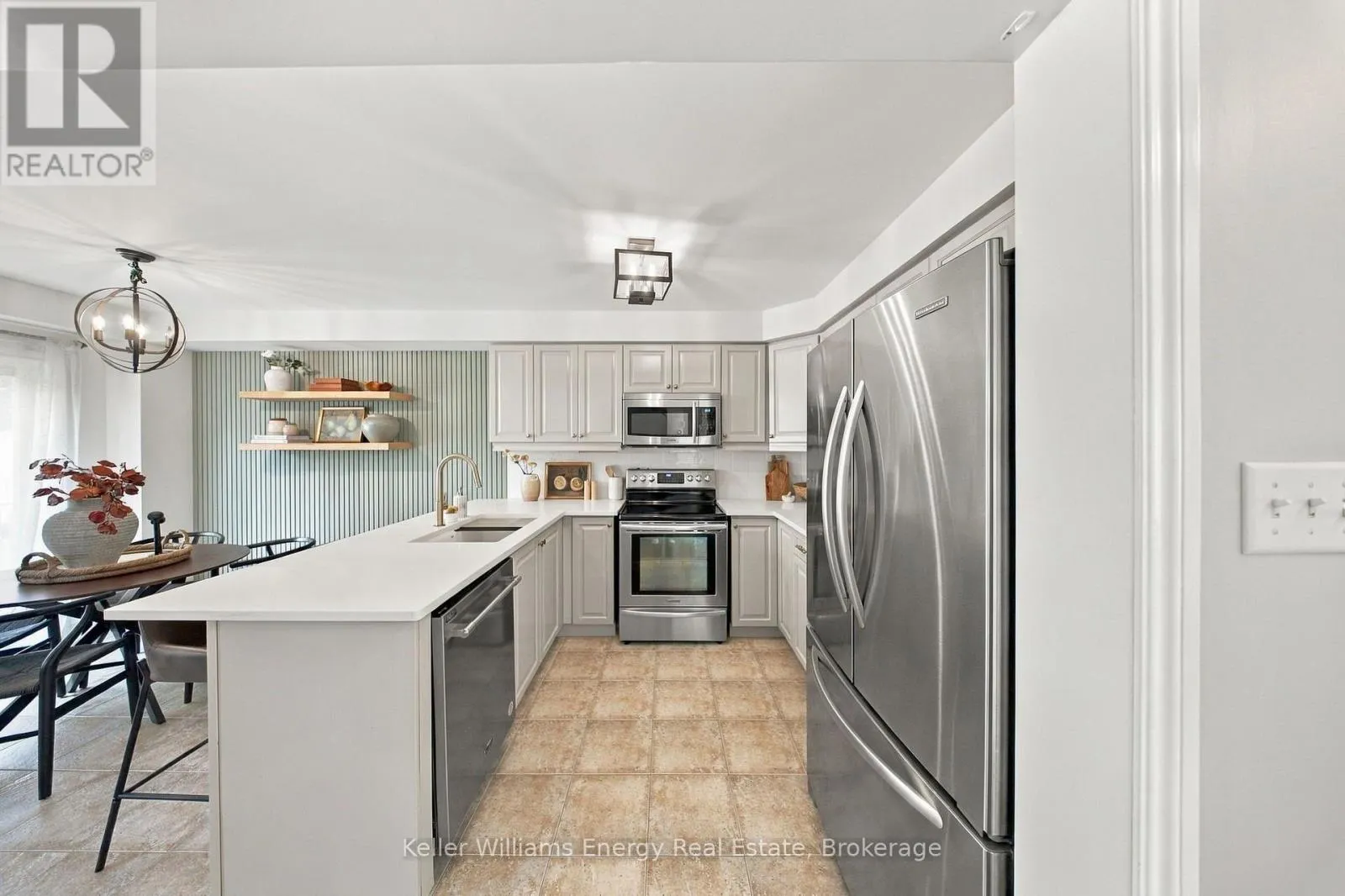 8 QUACKENBUSH STREET