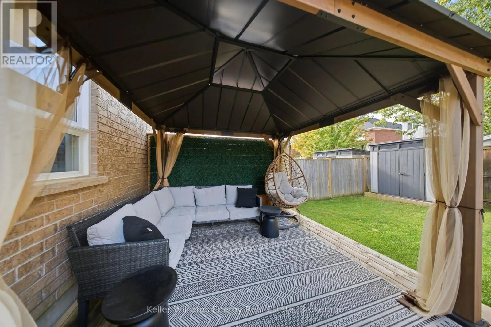 8 QUACKENBUSH STREET