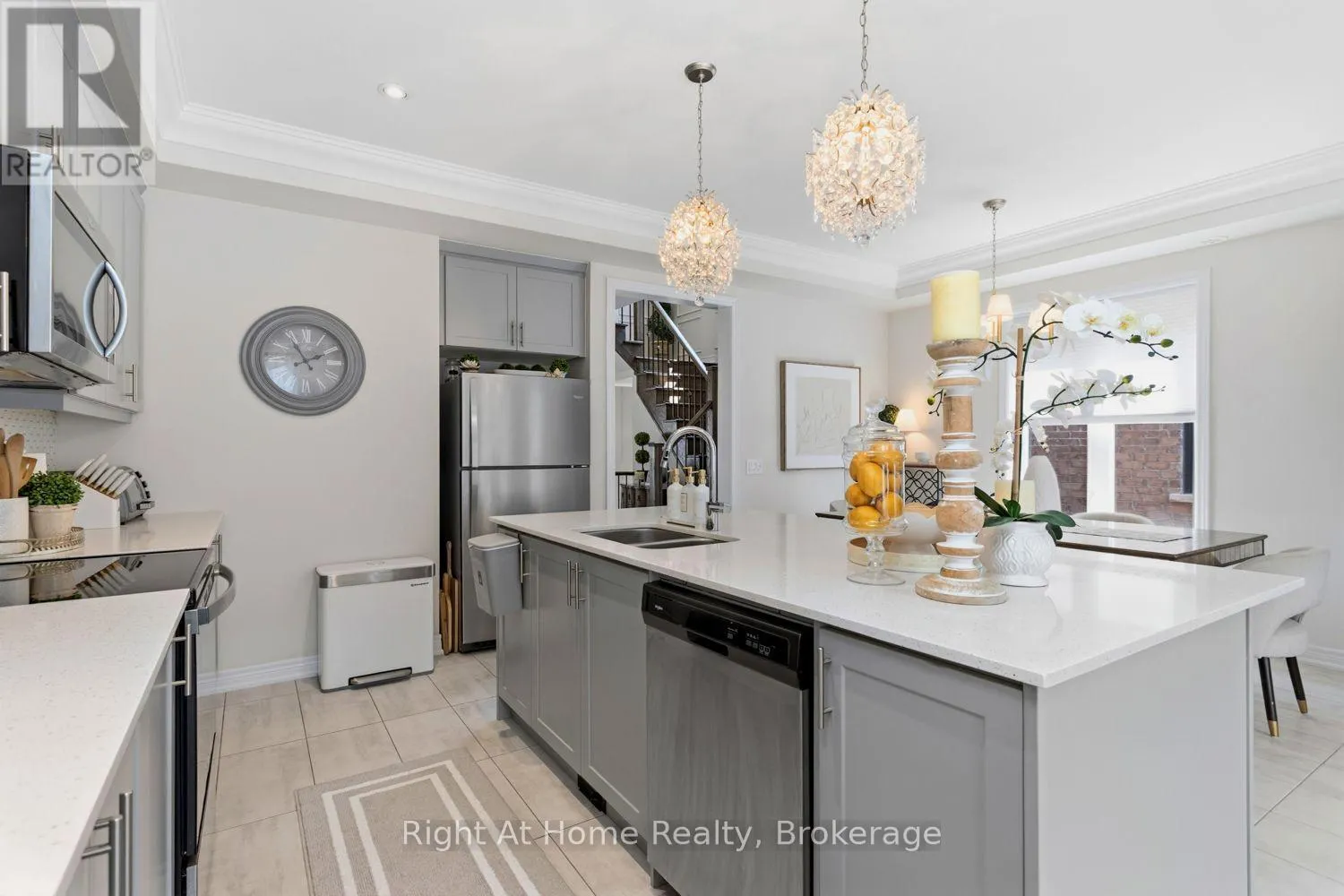 89 ELKINGTON CRESCENT