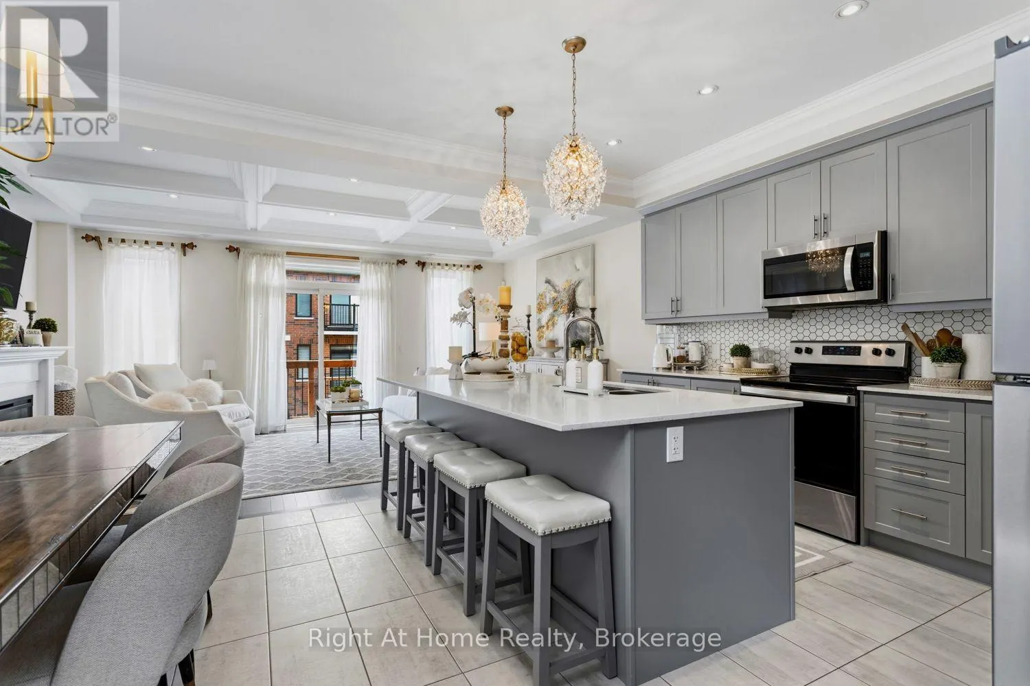89 ELKINGTON CRESCENT