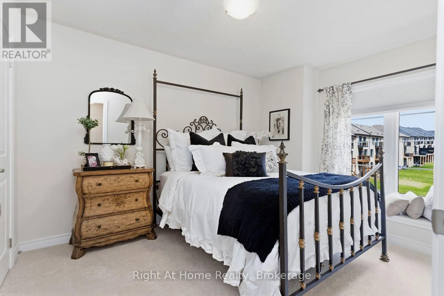 89 ELKINGTON CRESCENT
