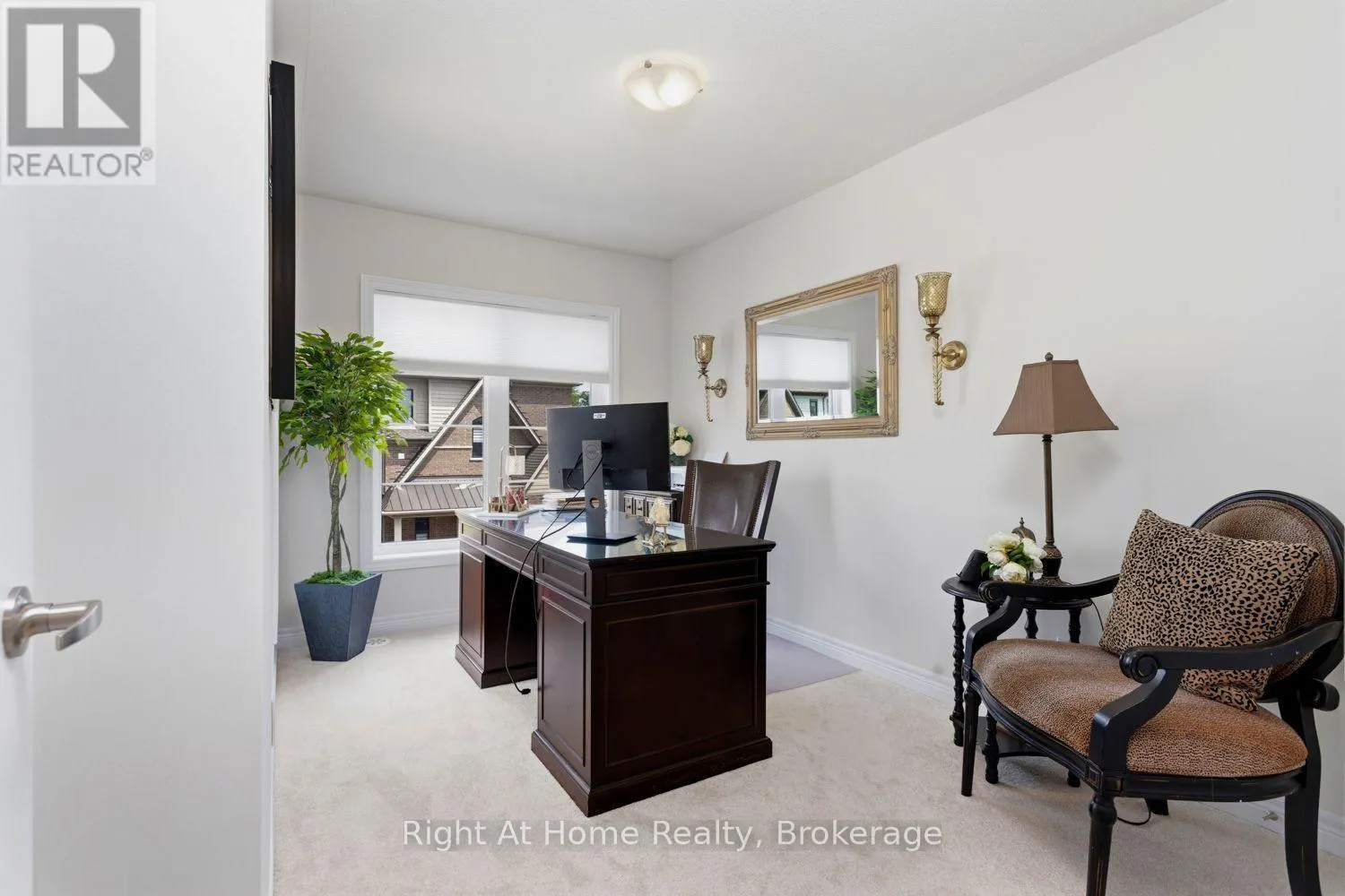 89 ELKINGTON CRESCENT