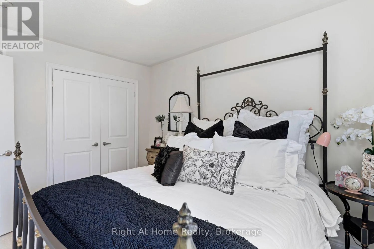 89 ELKINGTON CRESCENT