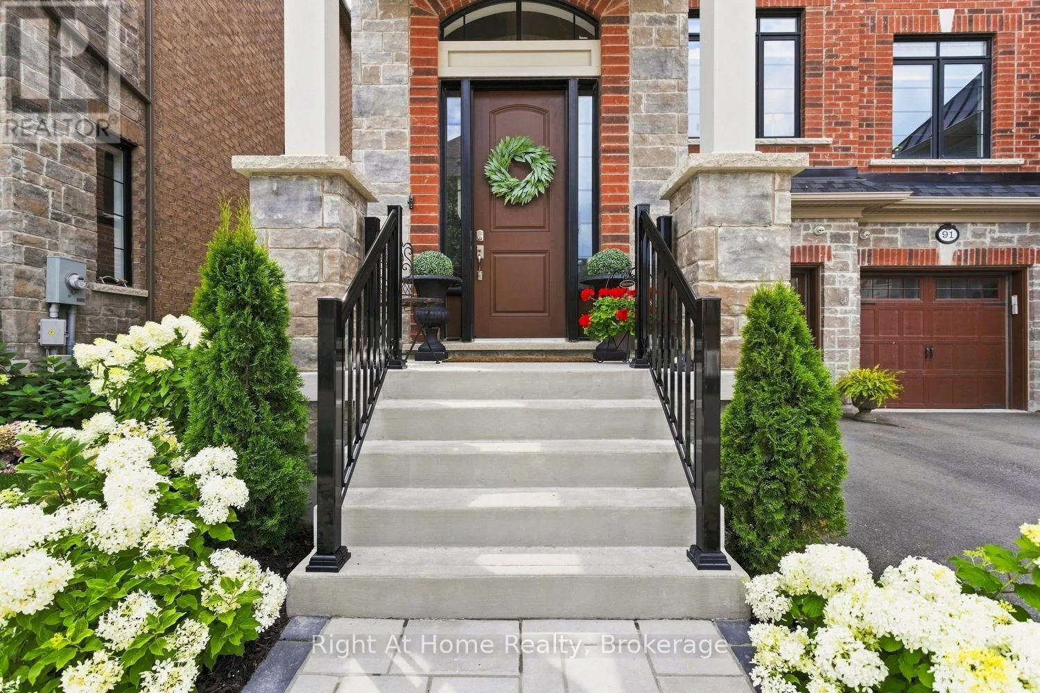 89 ELKINGTON CRESCENT