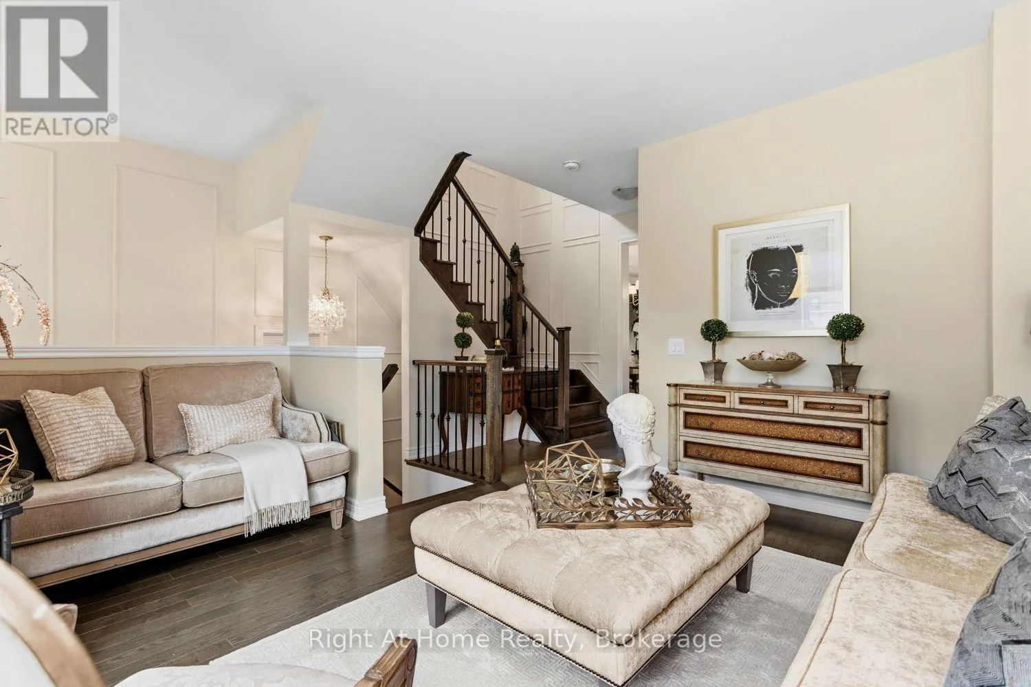 89 ELKINGTON CRESCENT