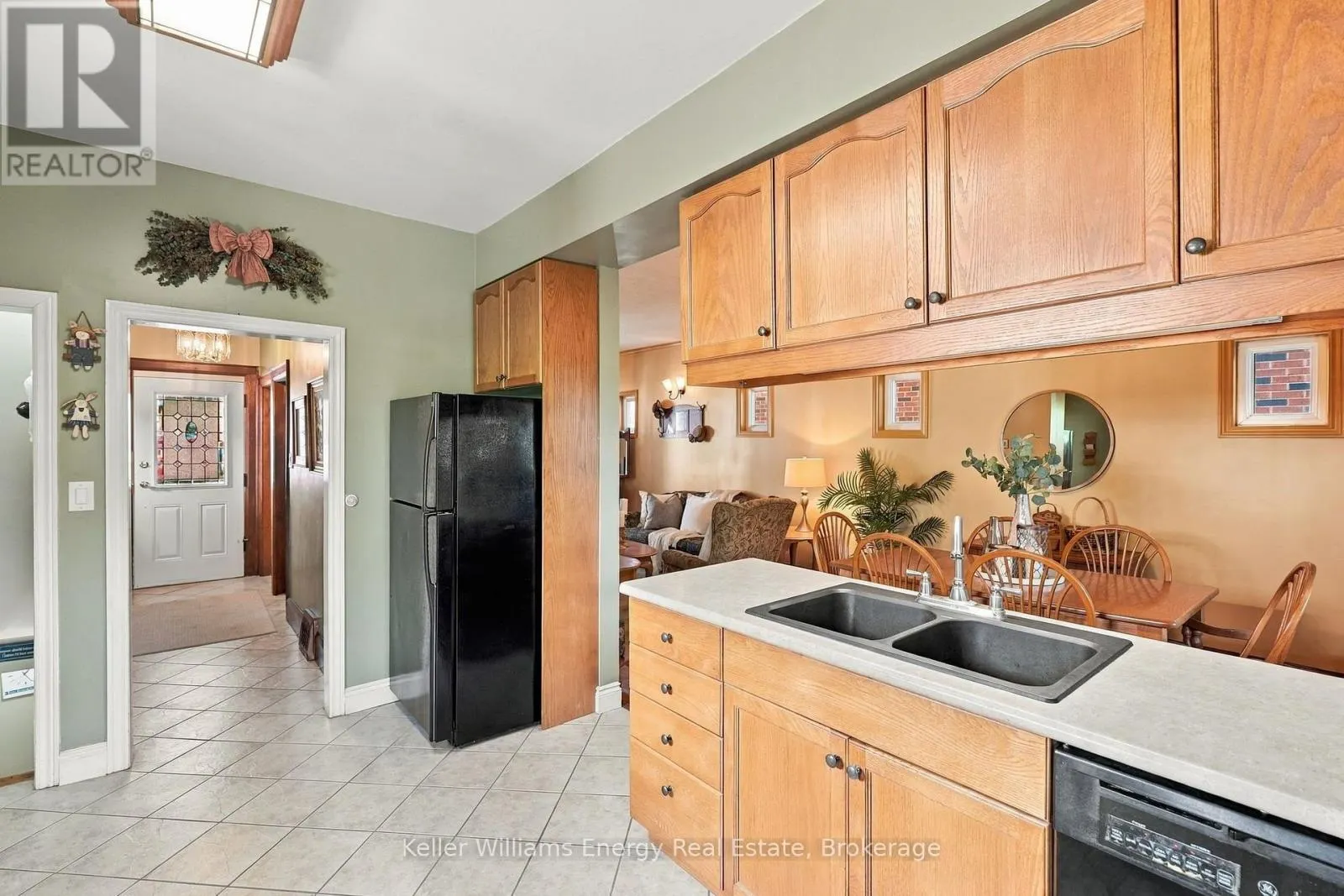 256 GROOMS AVENUE