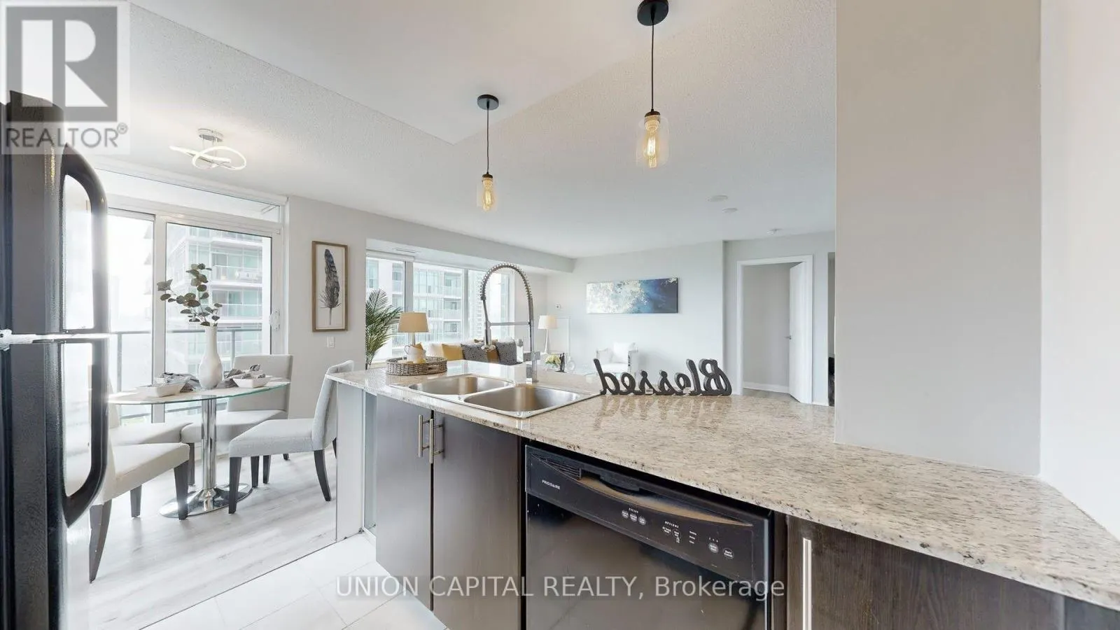 1608 - 25 TOWN CENTRE COURT