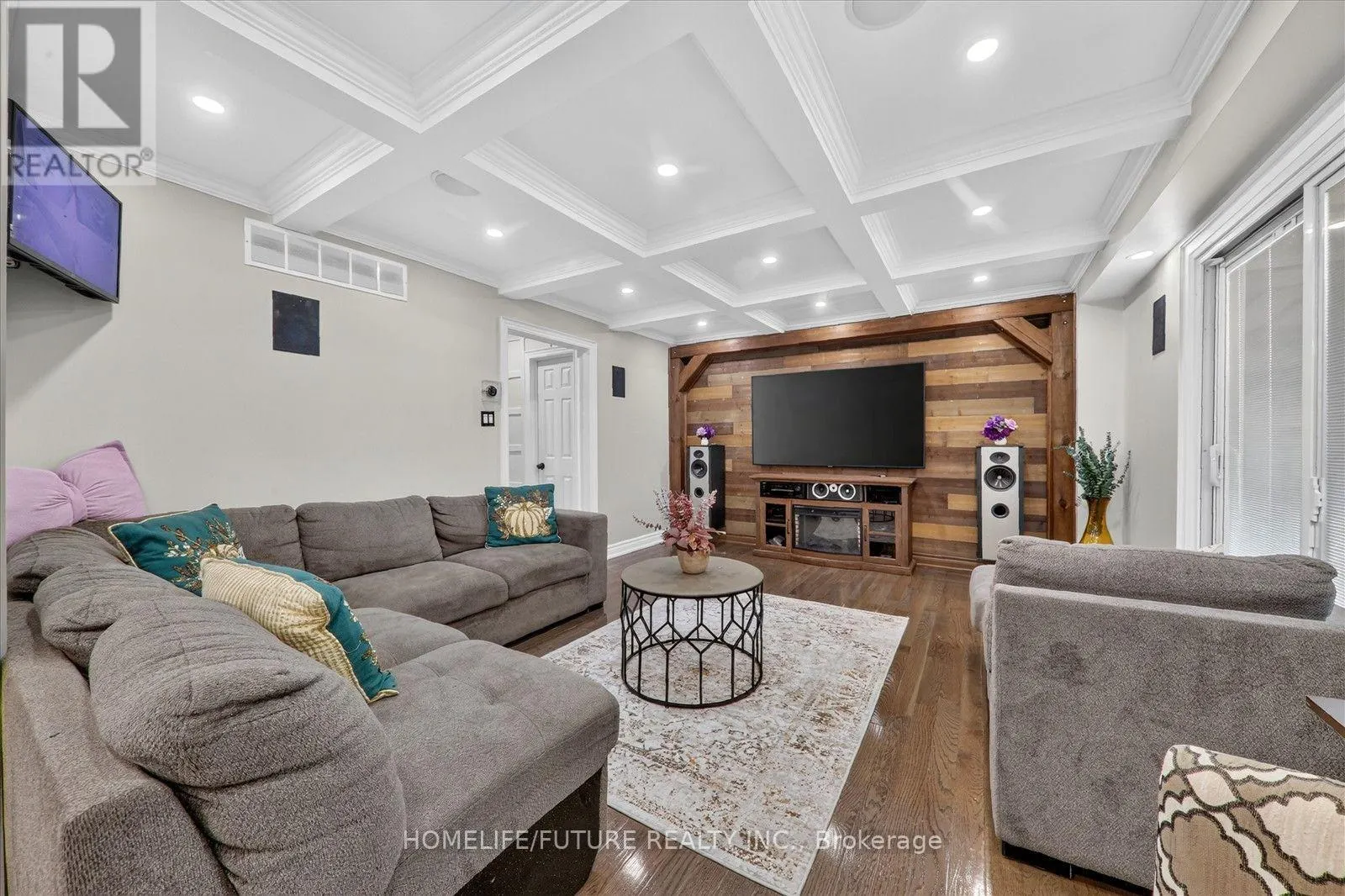 1569 JAYWIN CIRCLE