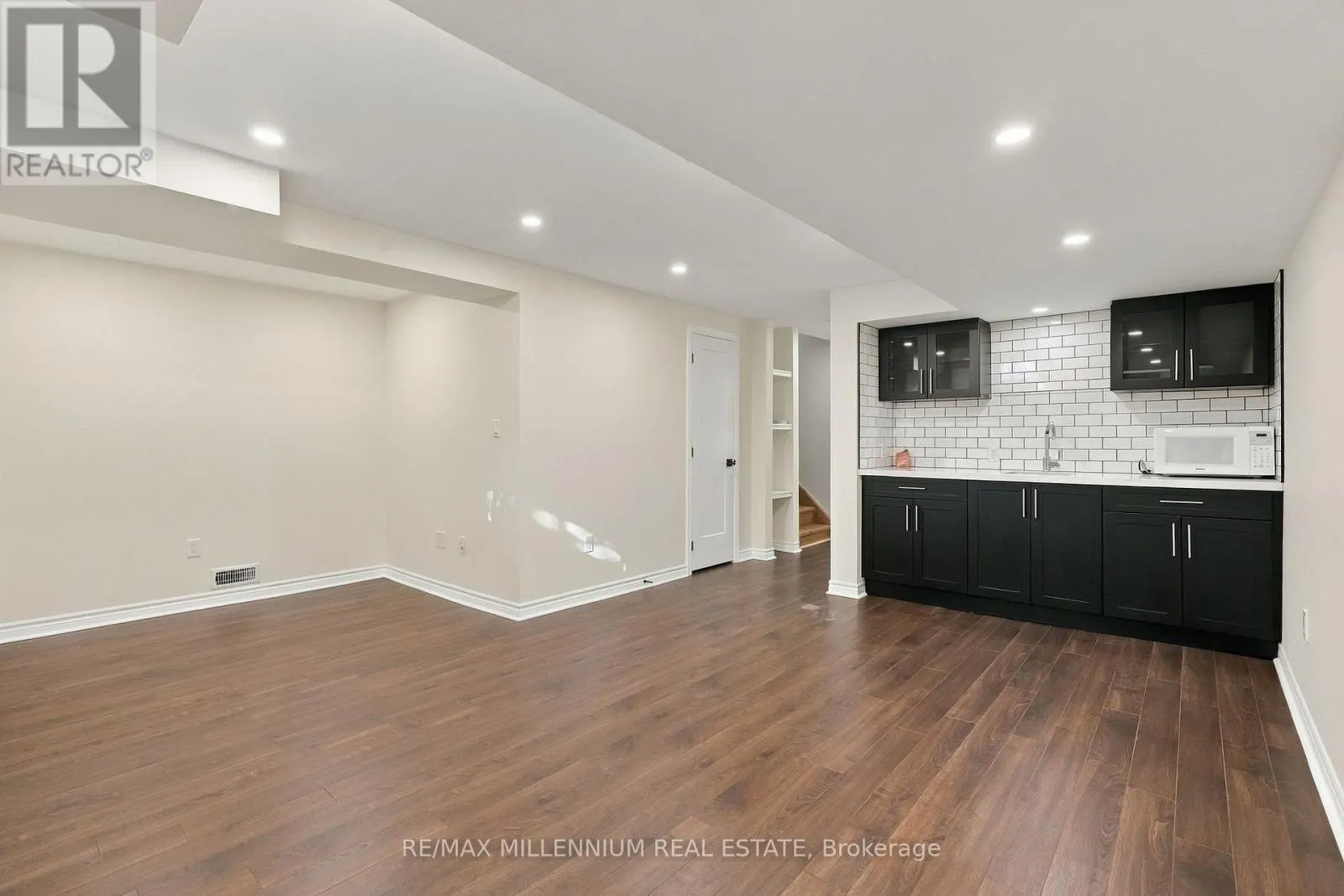 2557 CANADIAN STREET