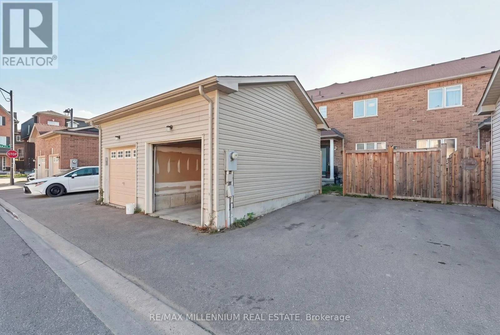 2557 CANADIAN STREET