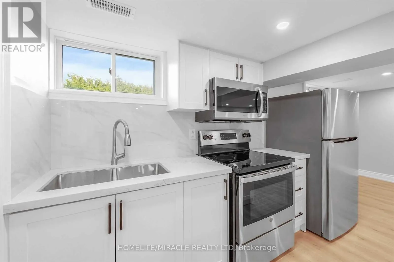 135 CENTRAL PARK BOULEVARD N