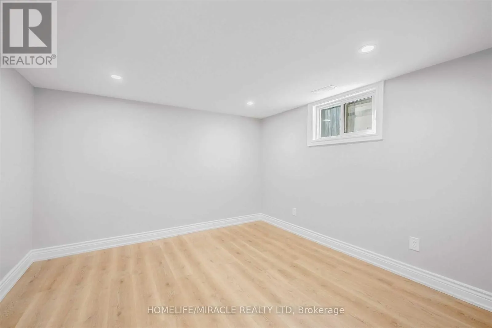 135 CENTRAL PARK BOULEVARD N