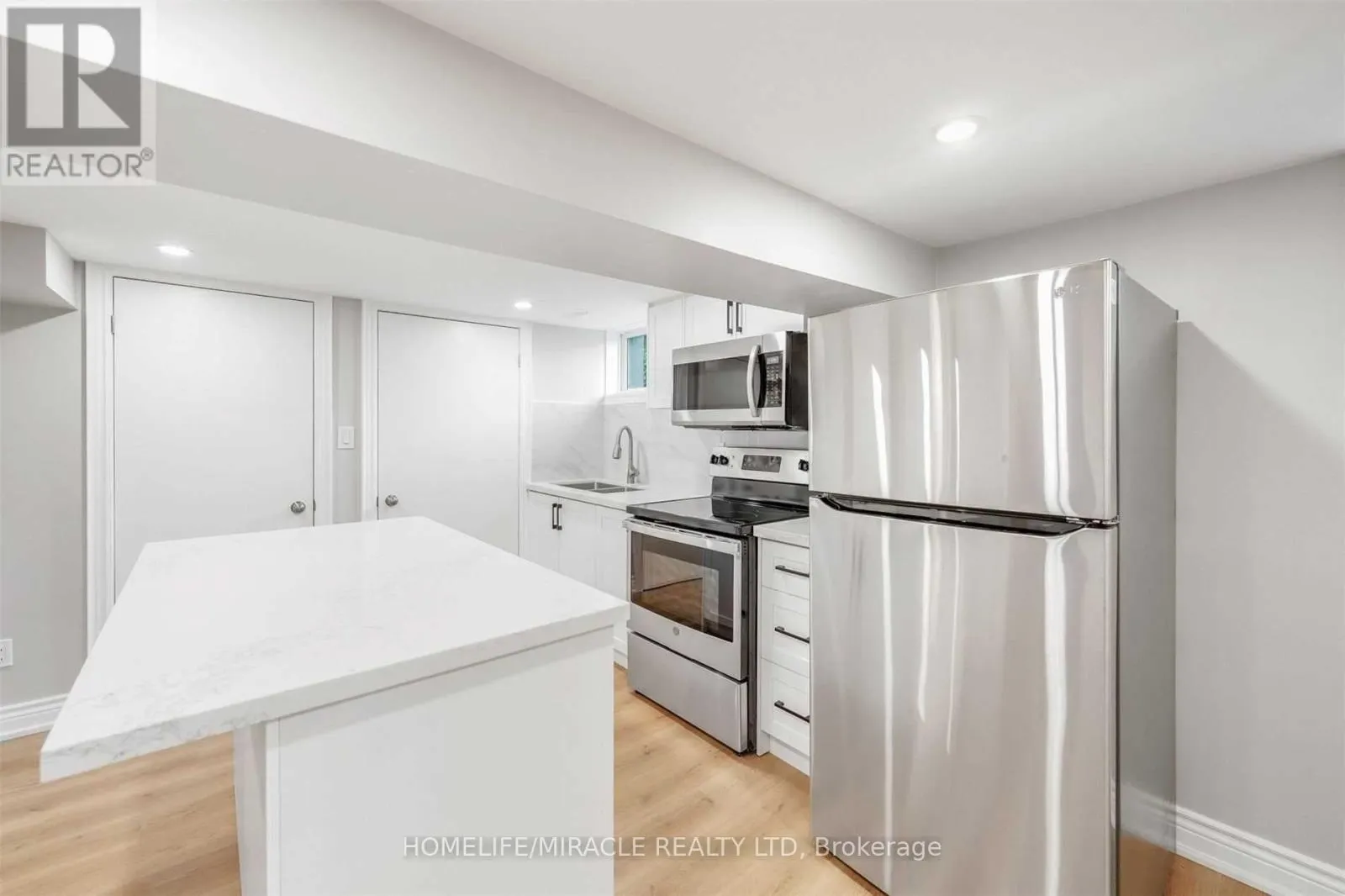 135 CENTRAL PARK BOULEVARD N
