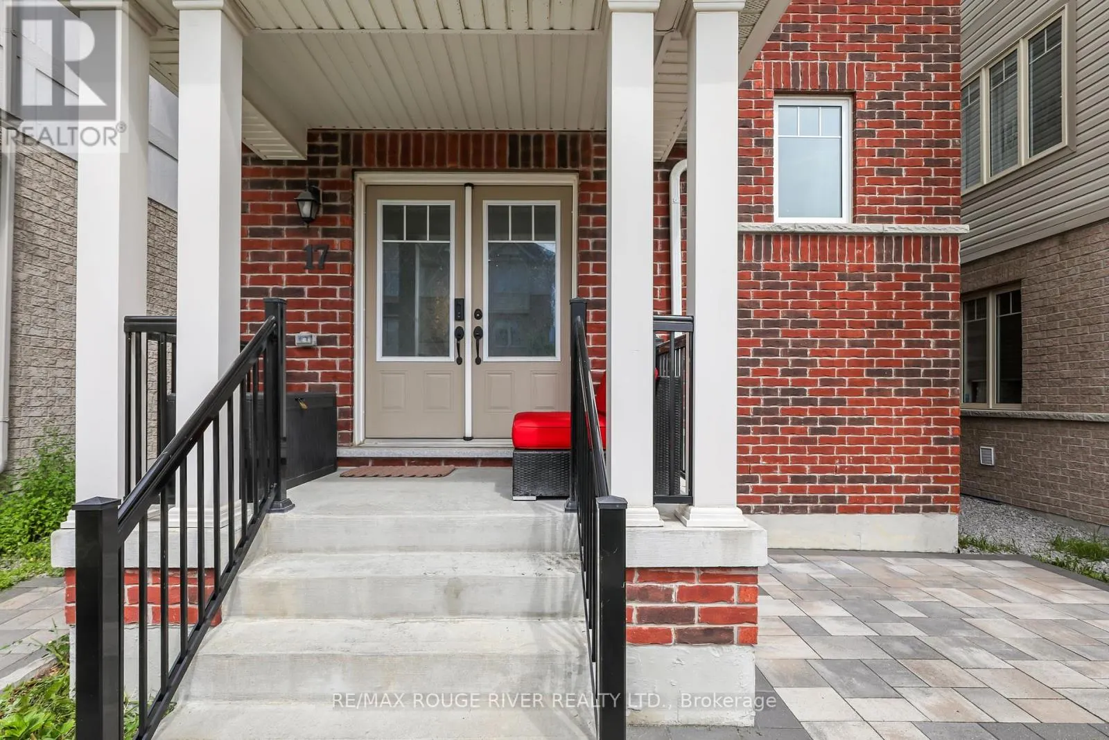 17 DEVINERIDGE AVENUE