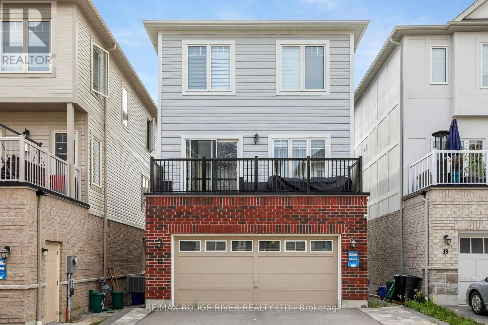 17 DEVINERIDGE AVENUE