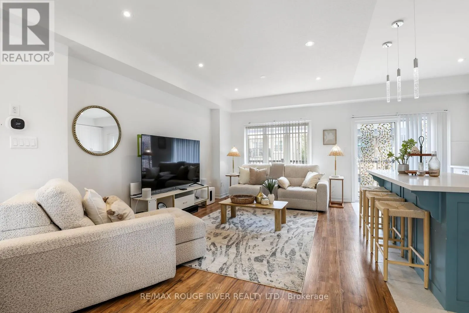 17 DEVINERIDGE AVENUE