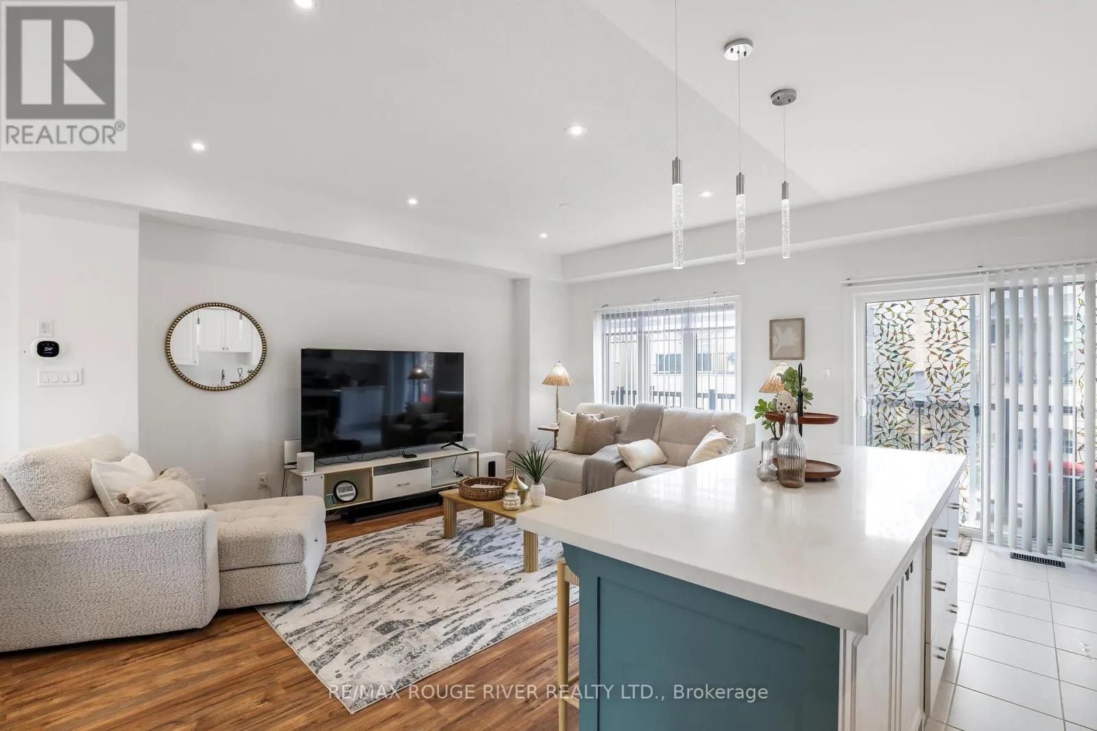 17 DEVINERIDGE AVENUE