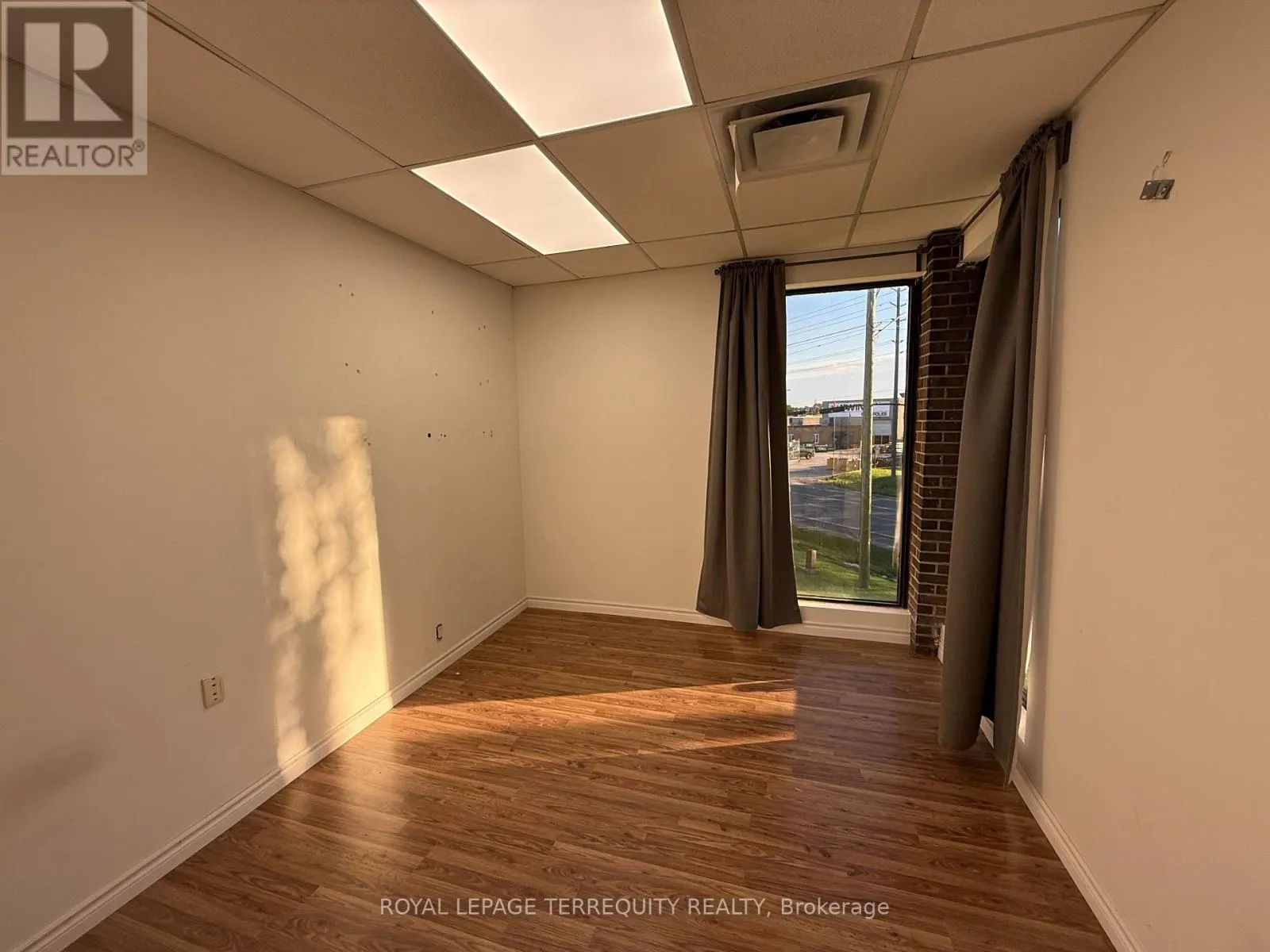 202 - 1450 HOPKINS STREET