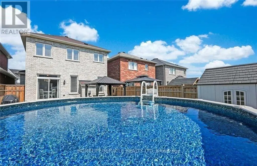 32 MCDONALD CRESCENT