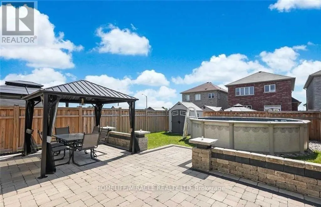 32 MCDONALD CRESCENT