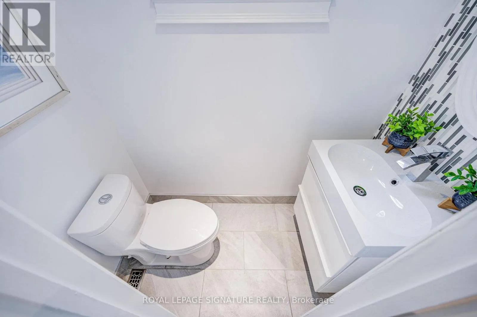 1132 CEDARCROFT CRESCENT