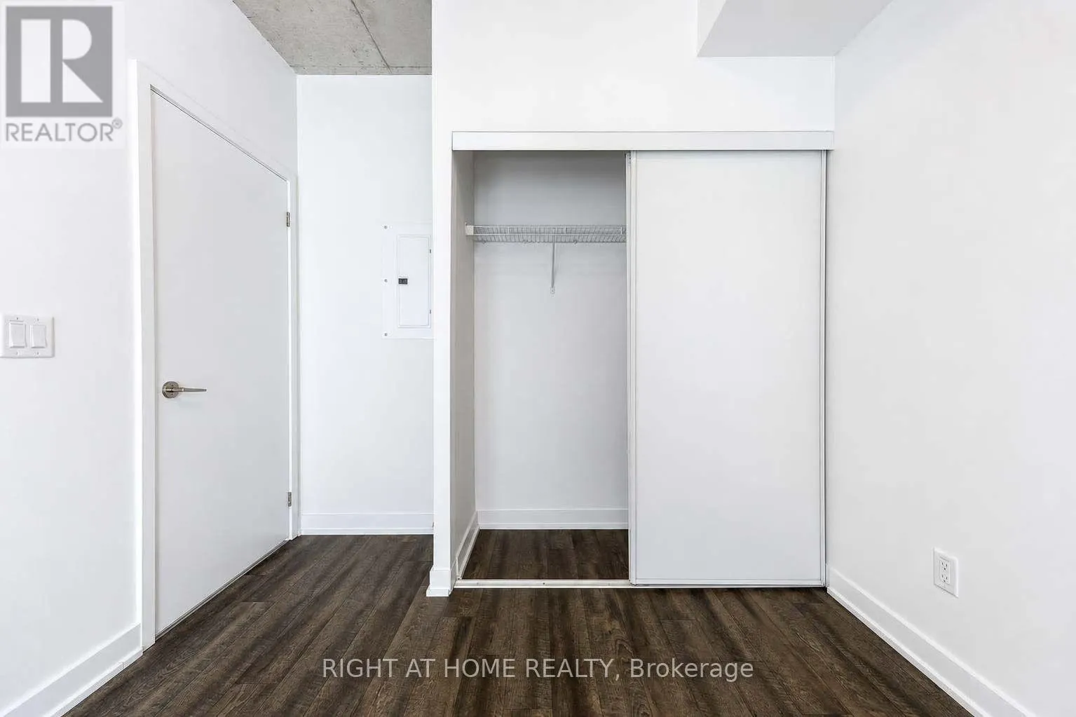 903 - 45 BASEBALL PLACE