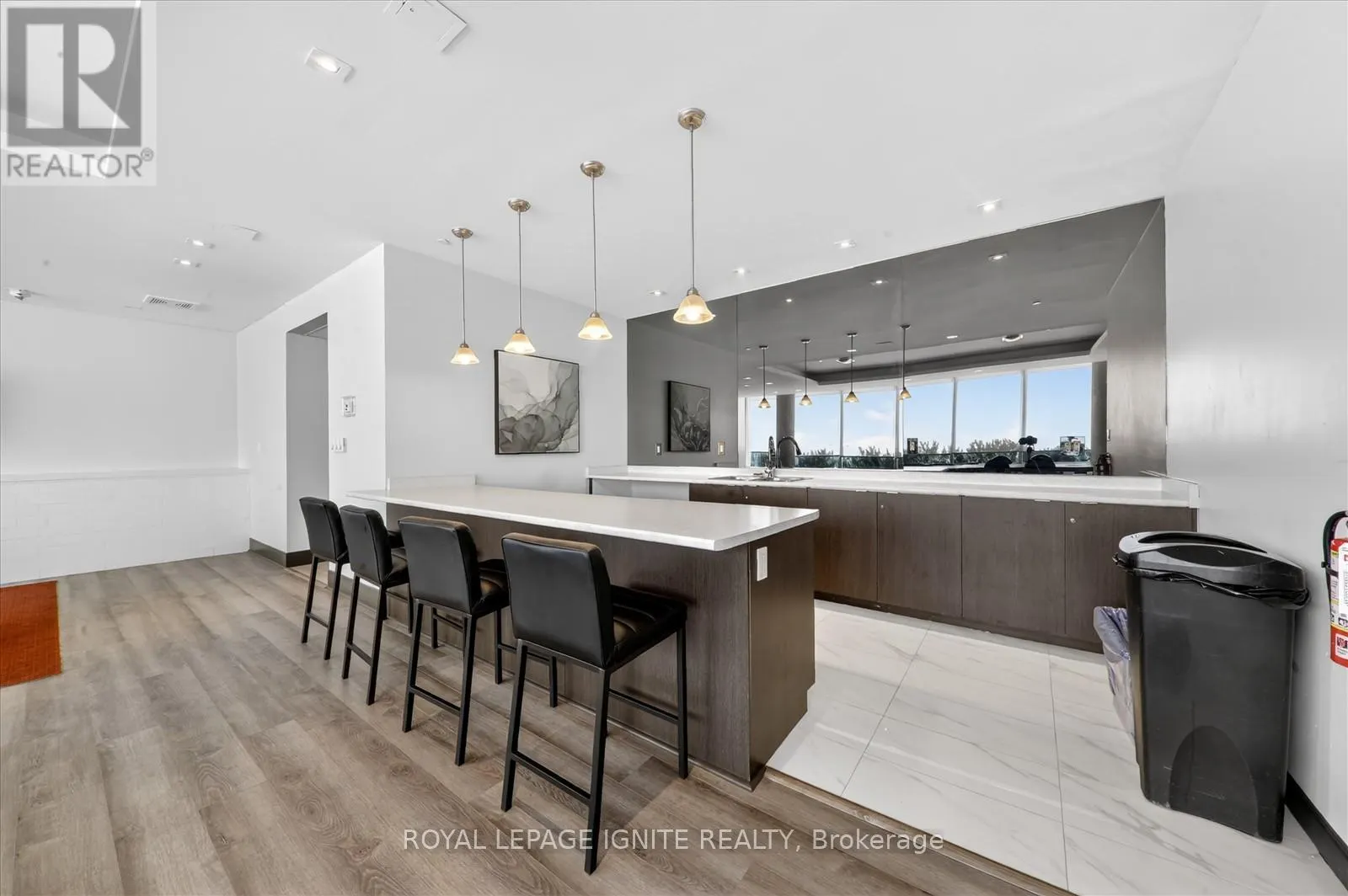 116 - 3560 ST CLAIR AVENUE E