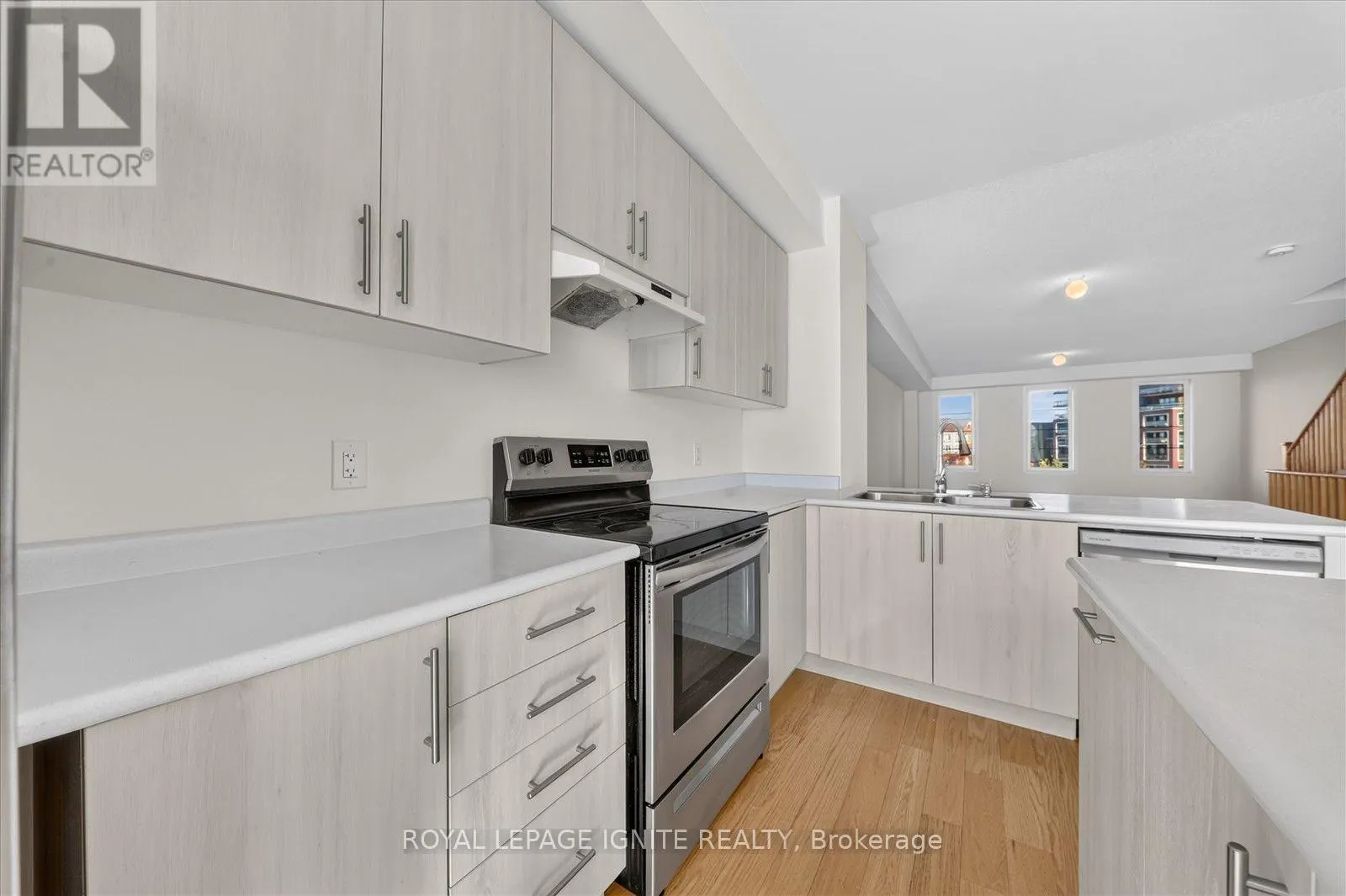 67 KING GEORGE WAY