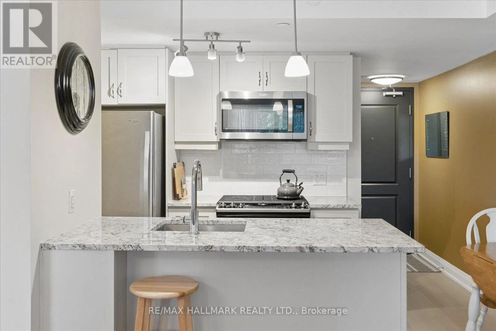 305 - 1400 KINGSTON ROAD