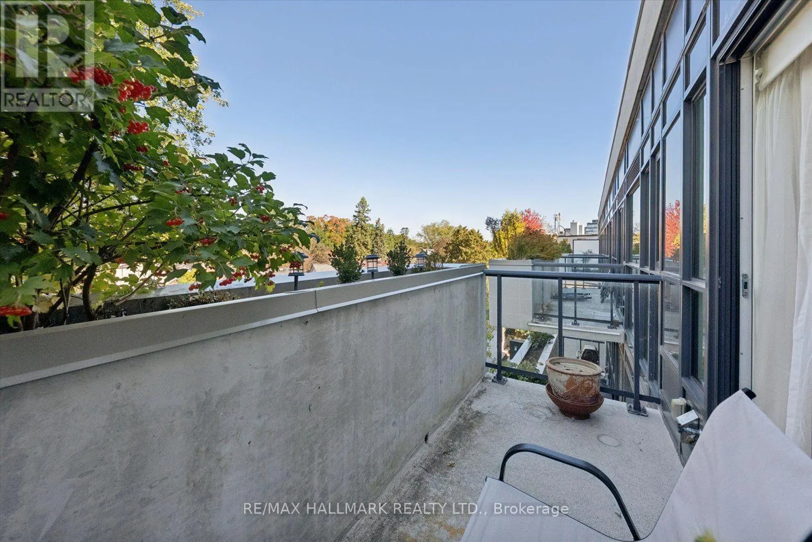 305 - 1400 KINGSTON ROAD