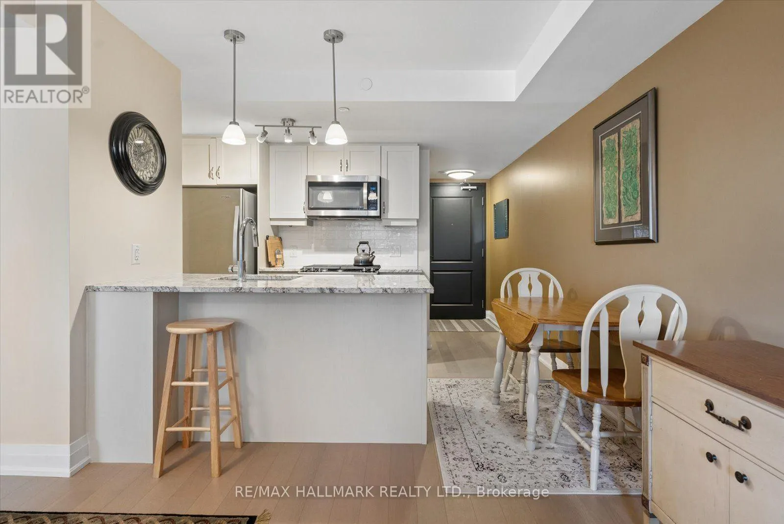 305 - 1400 KINGSTON ROAD