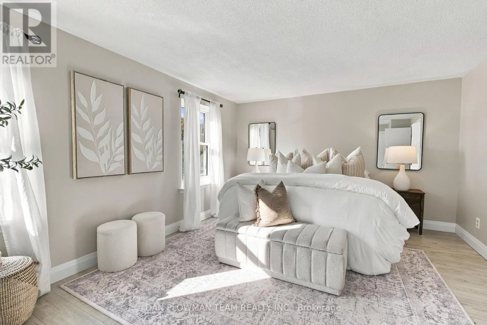 1385 FENELON CRESCENT