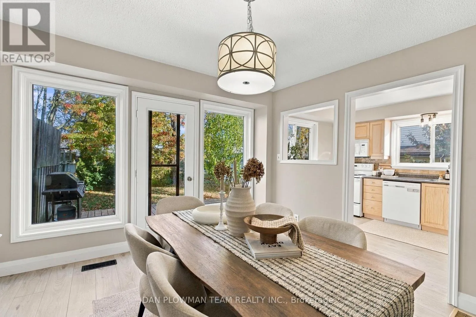 1385 FENELON CRESCENT