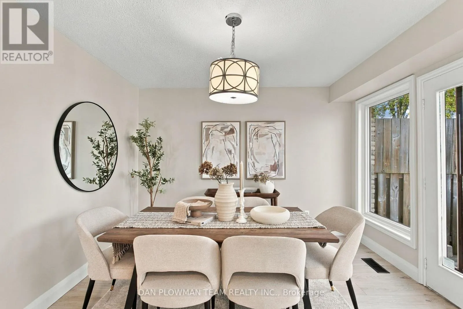 1385 FENELON CRESCENT