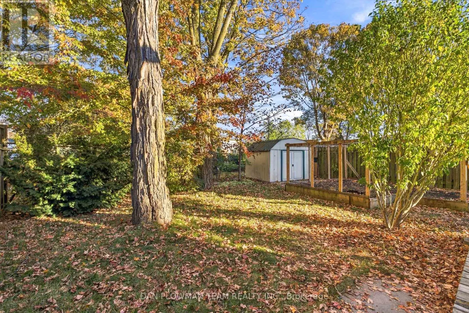 1385 FENELON CRESCENT