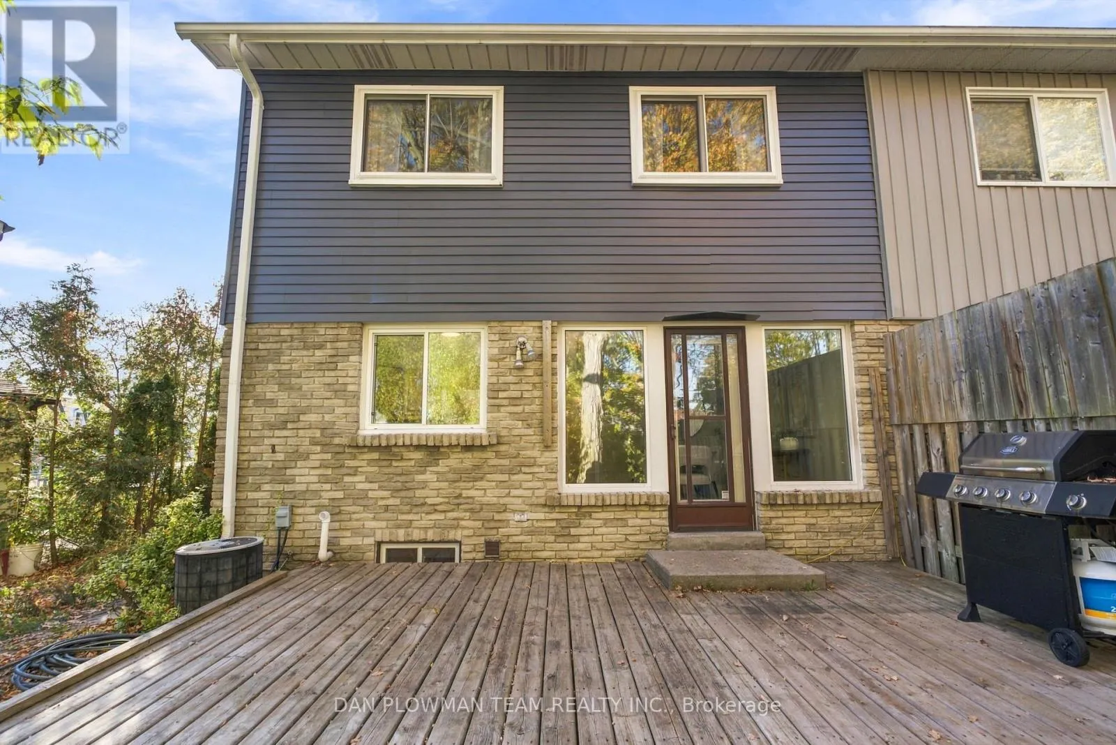 1385 FENELON CRESCENT