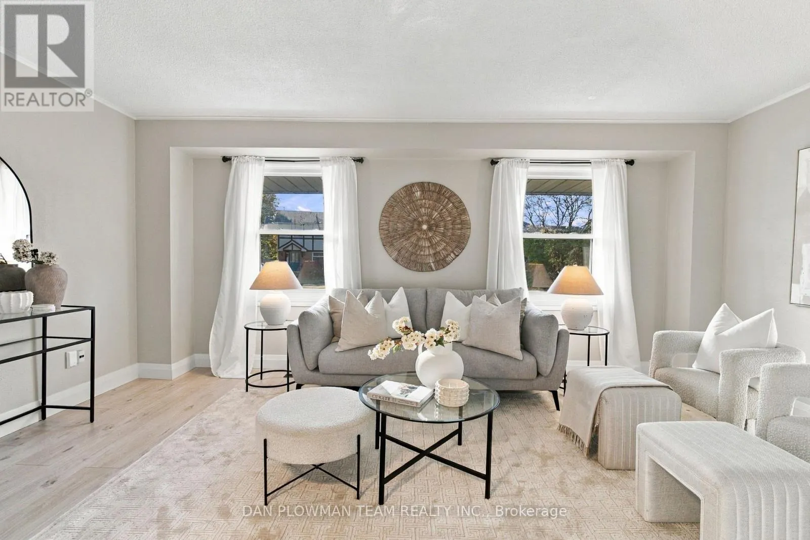 1385 FENELON CRESCENT