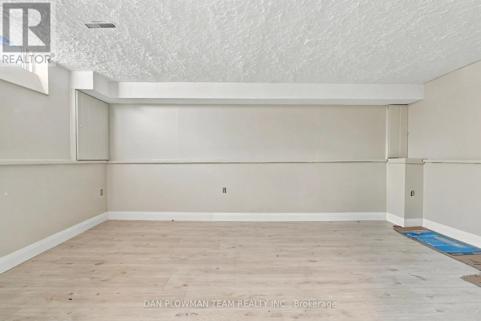1385 FENELON CRESCENT