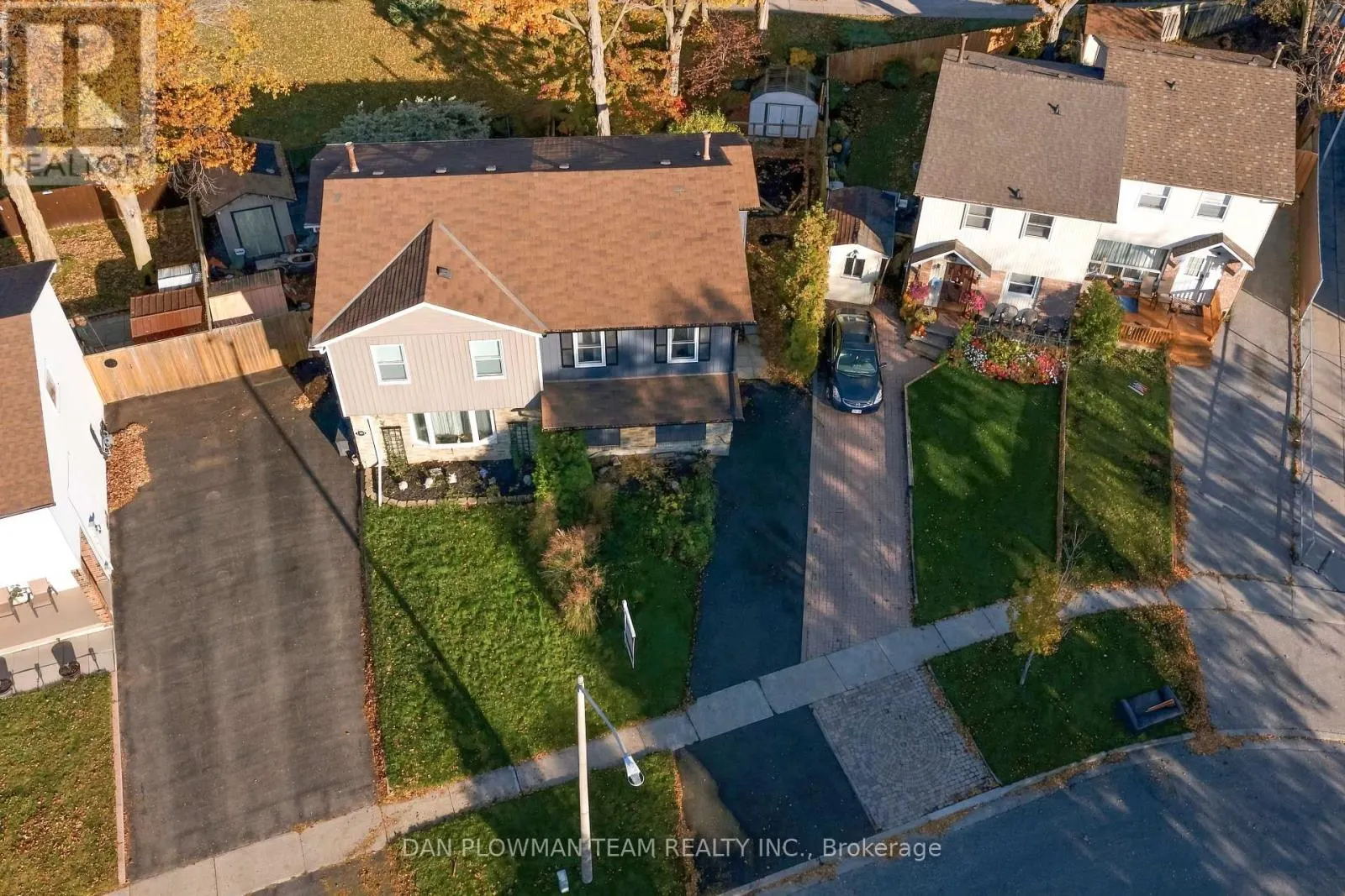 1385 FENELON CRESCENT