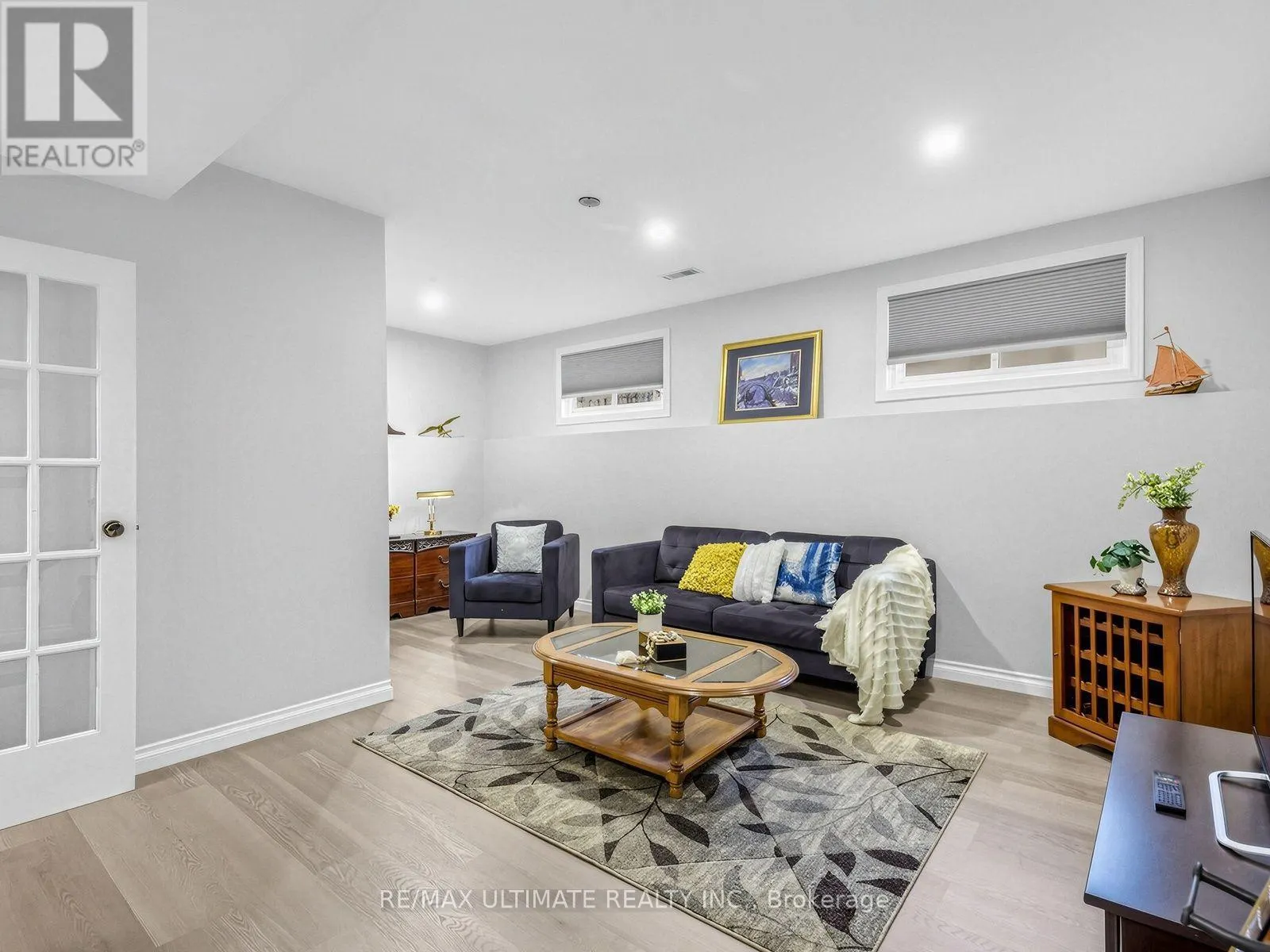 375 CALVERT COURT